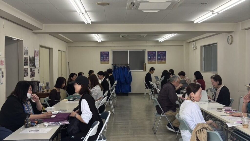 占い祭り会場01